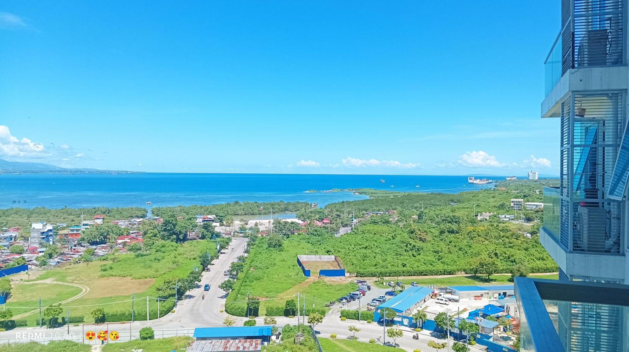 Mactan Newtown Beach Condo Lapu-Lapu City Exterior photo