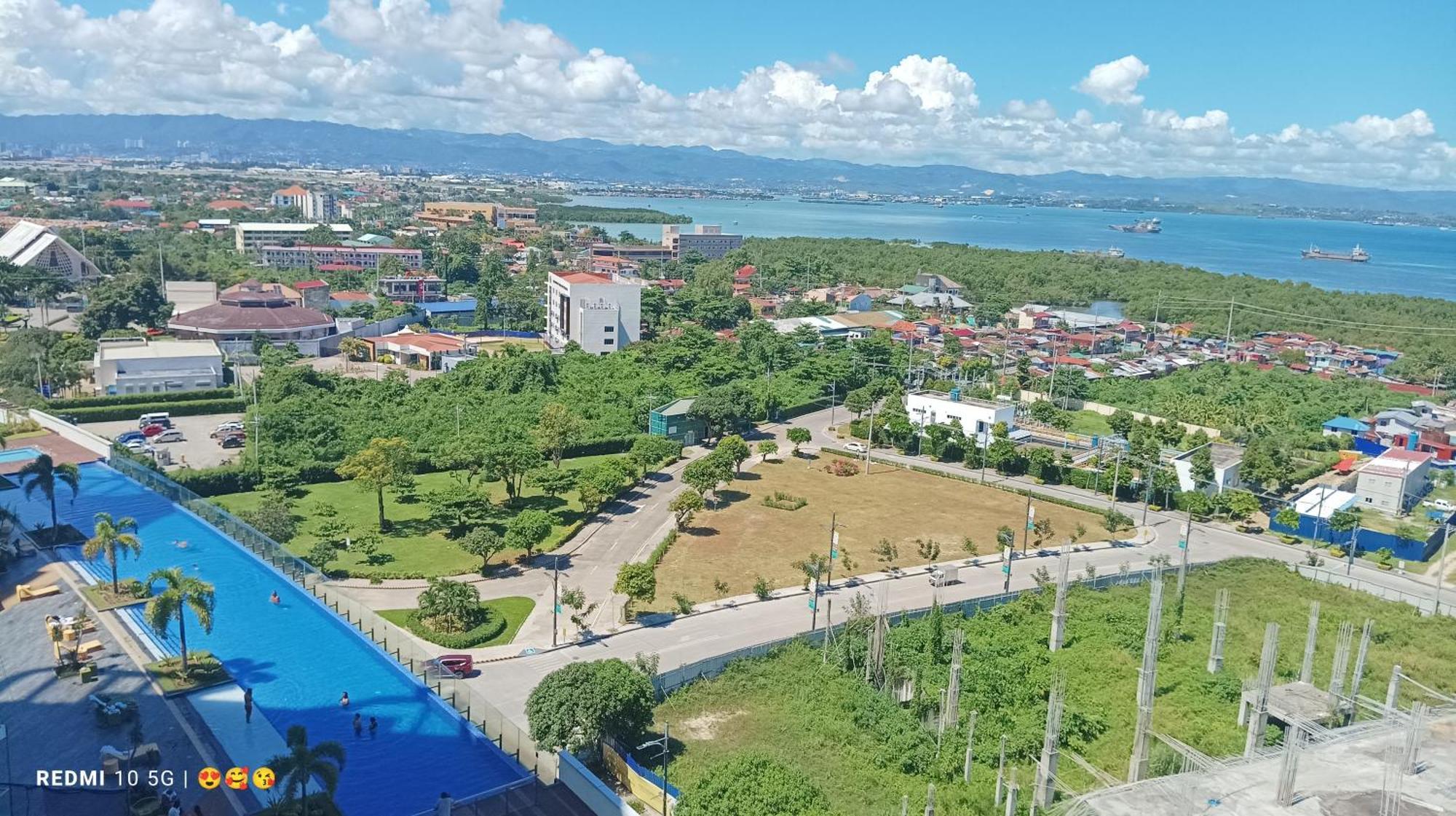 Mactan Newtown Beach Condo Lapu-Lapu City Exterior photo